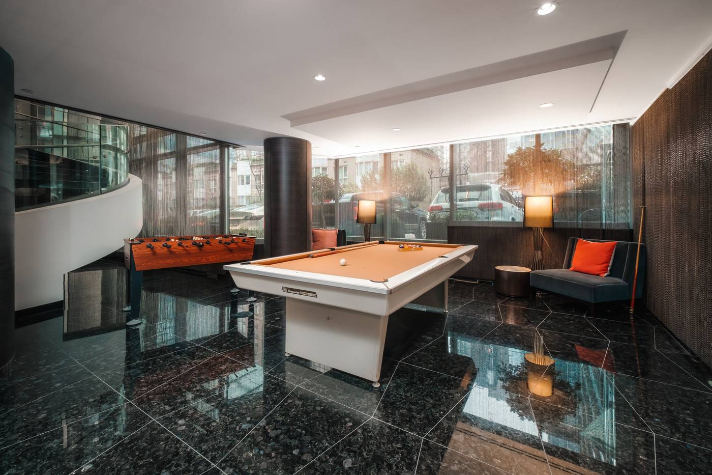 Paradox-Hotel-Vancouver-Lobby-61