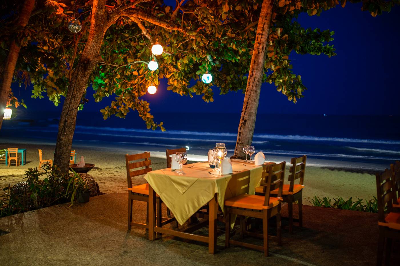Fair-House-Beach-Resort--SHA-Extra---Restaurant-19