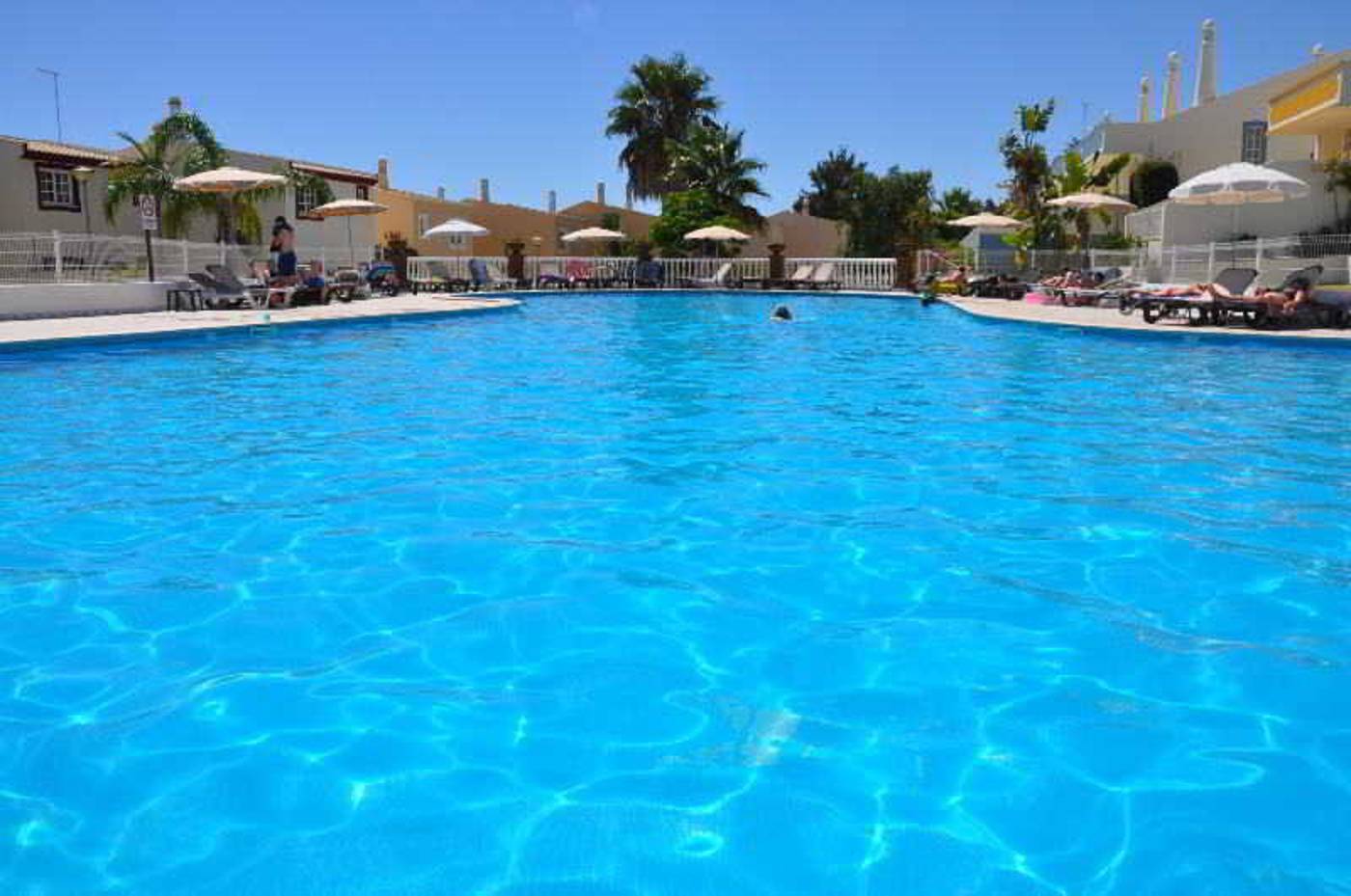 Ponta-Grande-Resort-Pool-8