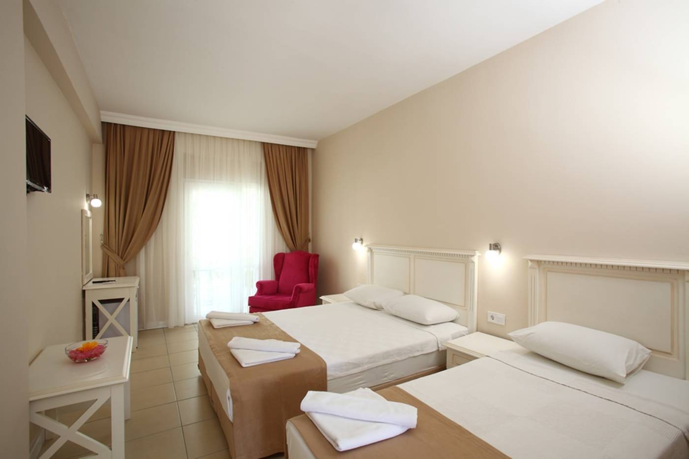 Summer-Garden-Apart-Room-14