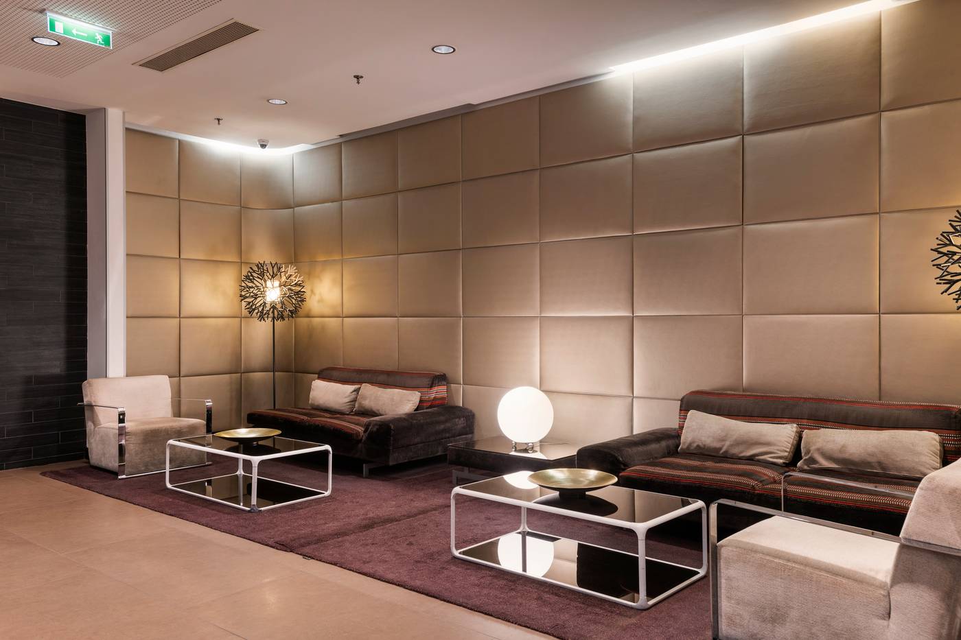 Exe-Budapest-Center-Lobby-12