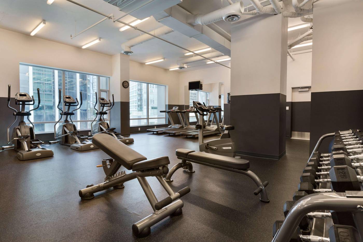 Coast-Coal-Harbour-Hotel-by-APA-Sports-and-Entertainment-17