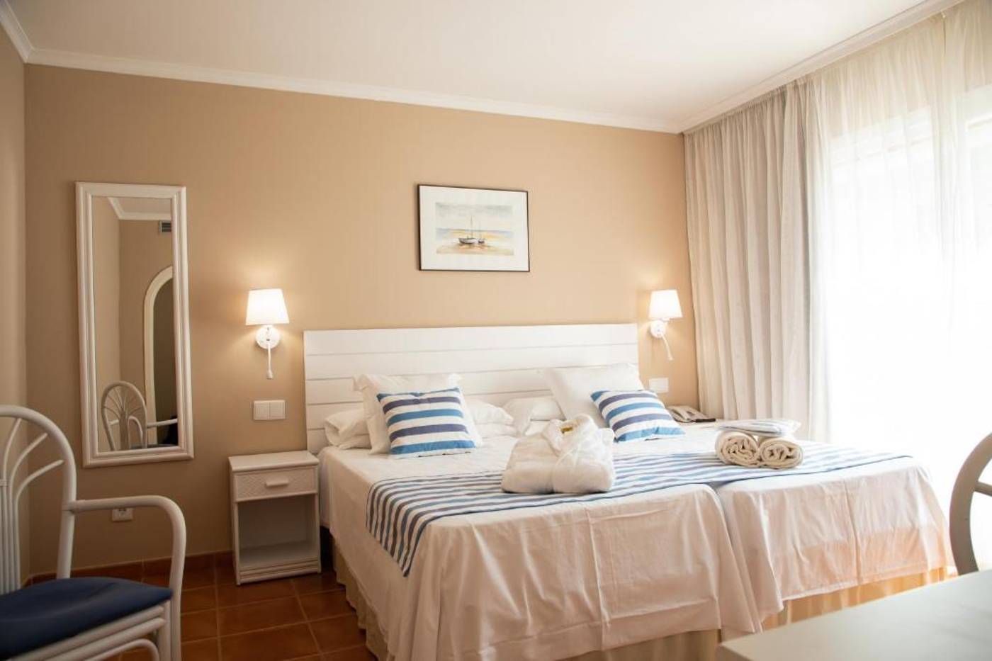 Les-Palmeres-Room-21