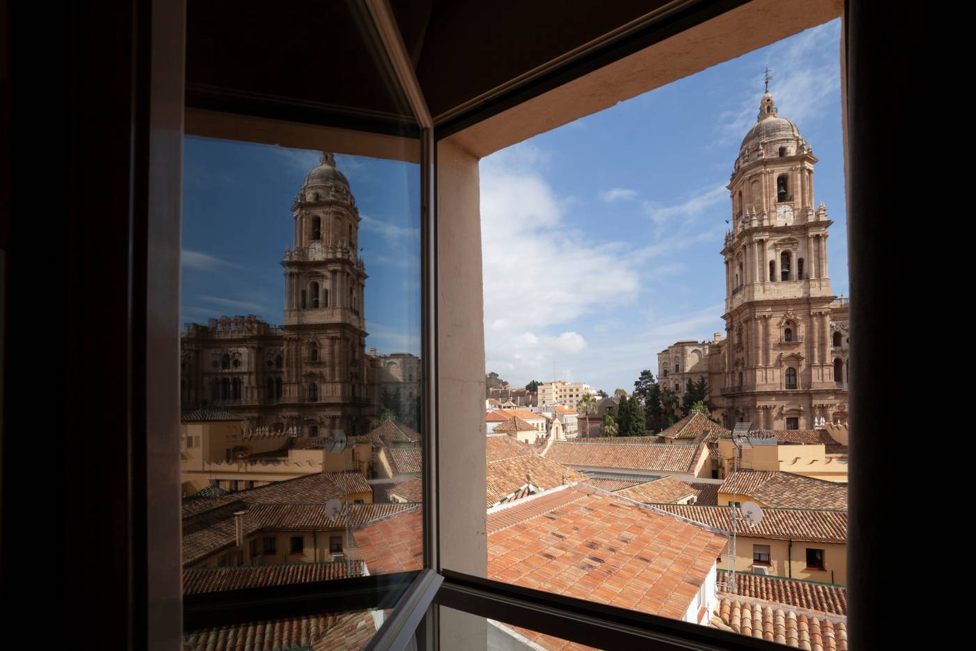 Petite-Palace-Plaza-Hotel-Room-42