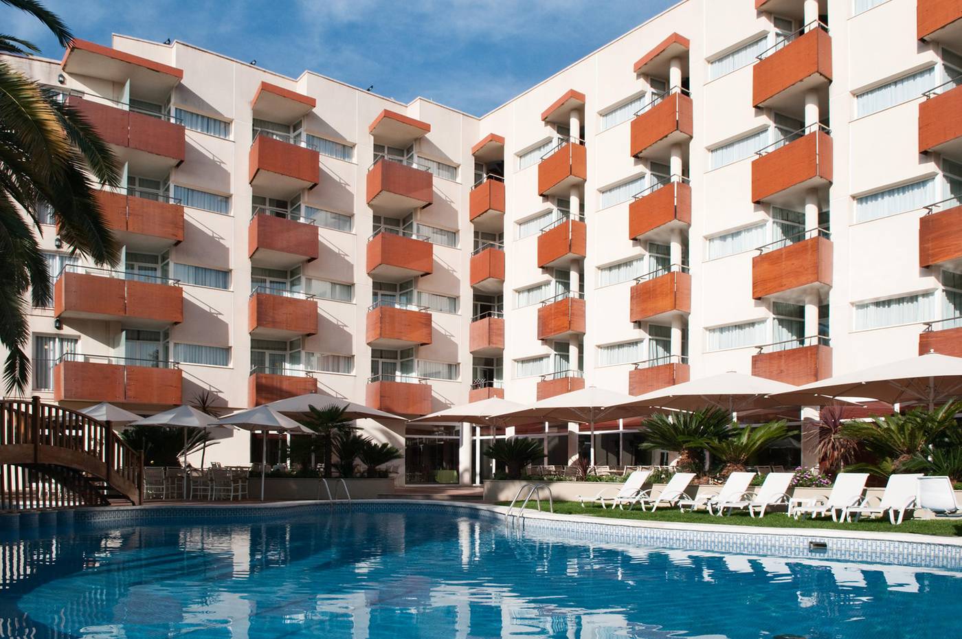 Monica-Hotel-Pool-1