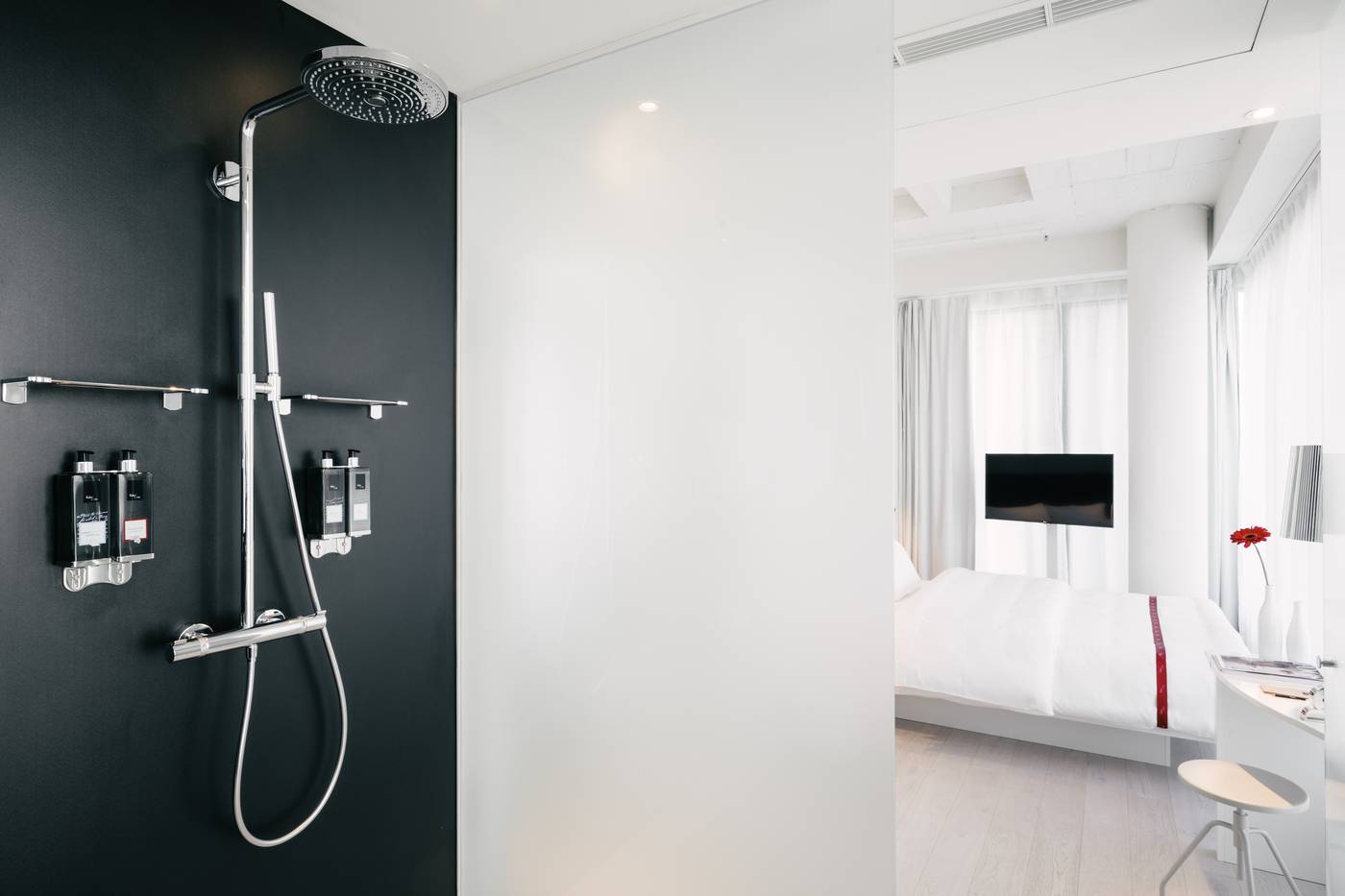 Ruby-Lilly-Hotel-Room-20