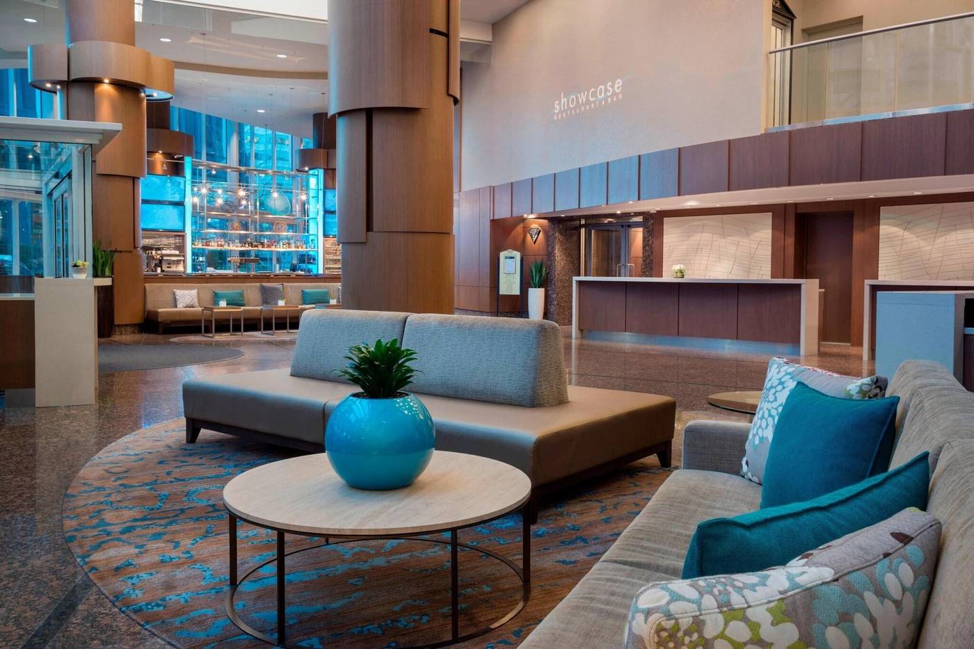 Vancouver-Marriott-Pinnacle-Downtown-Lobby-4