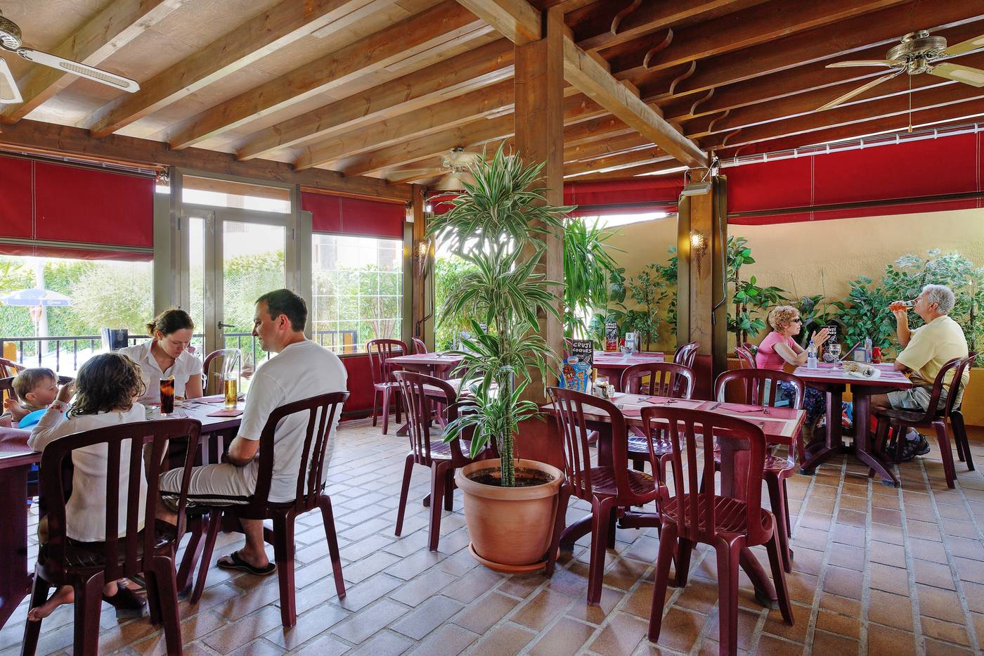 Muthu-Infiniti-Beach-Resort-Restaurant-31