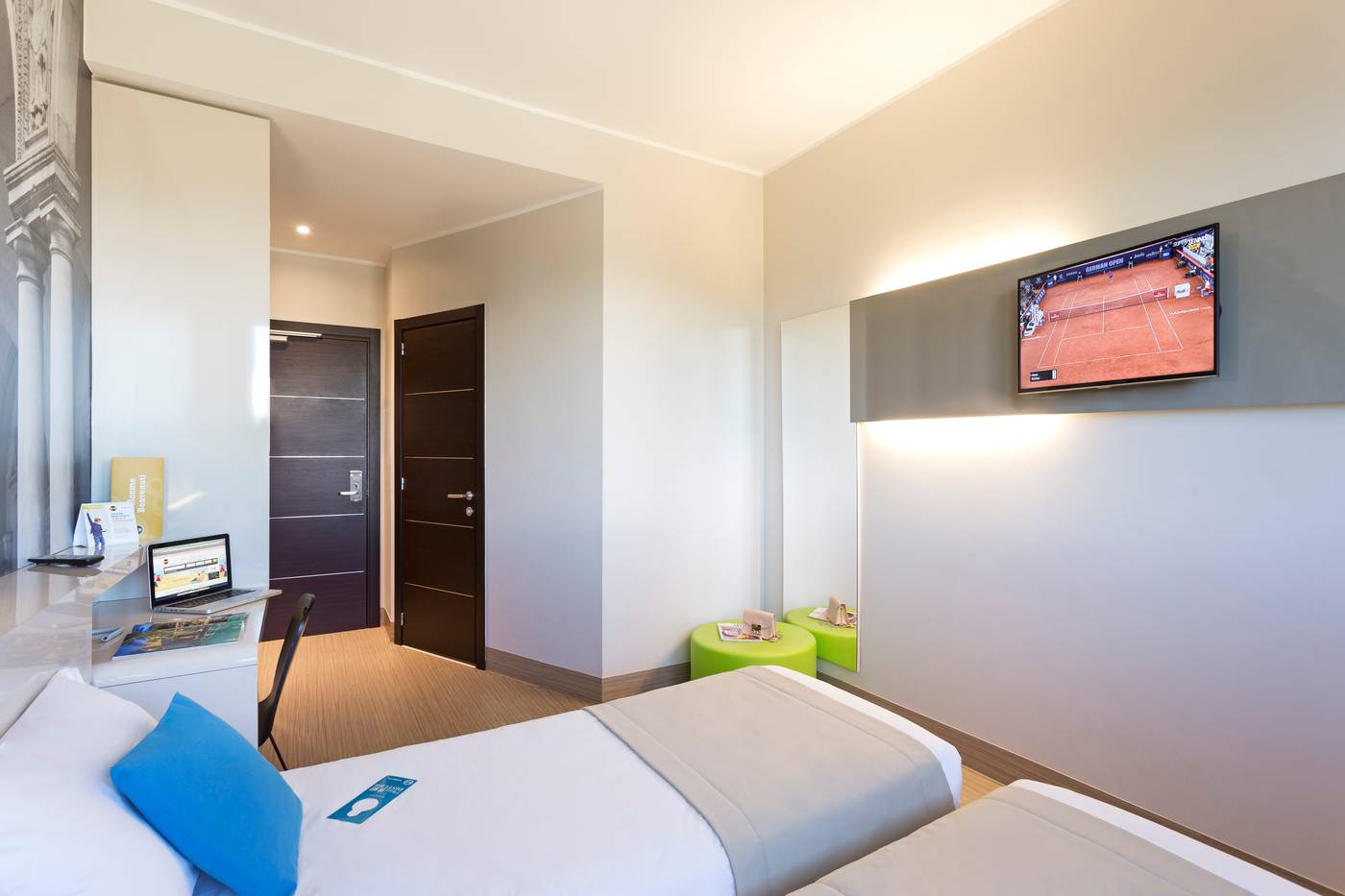 B-B-Hotel-Milano-Cenisio-Garibaldi-Room-6