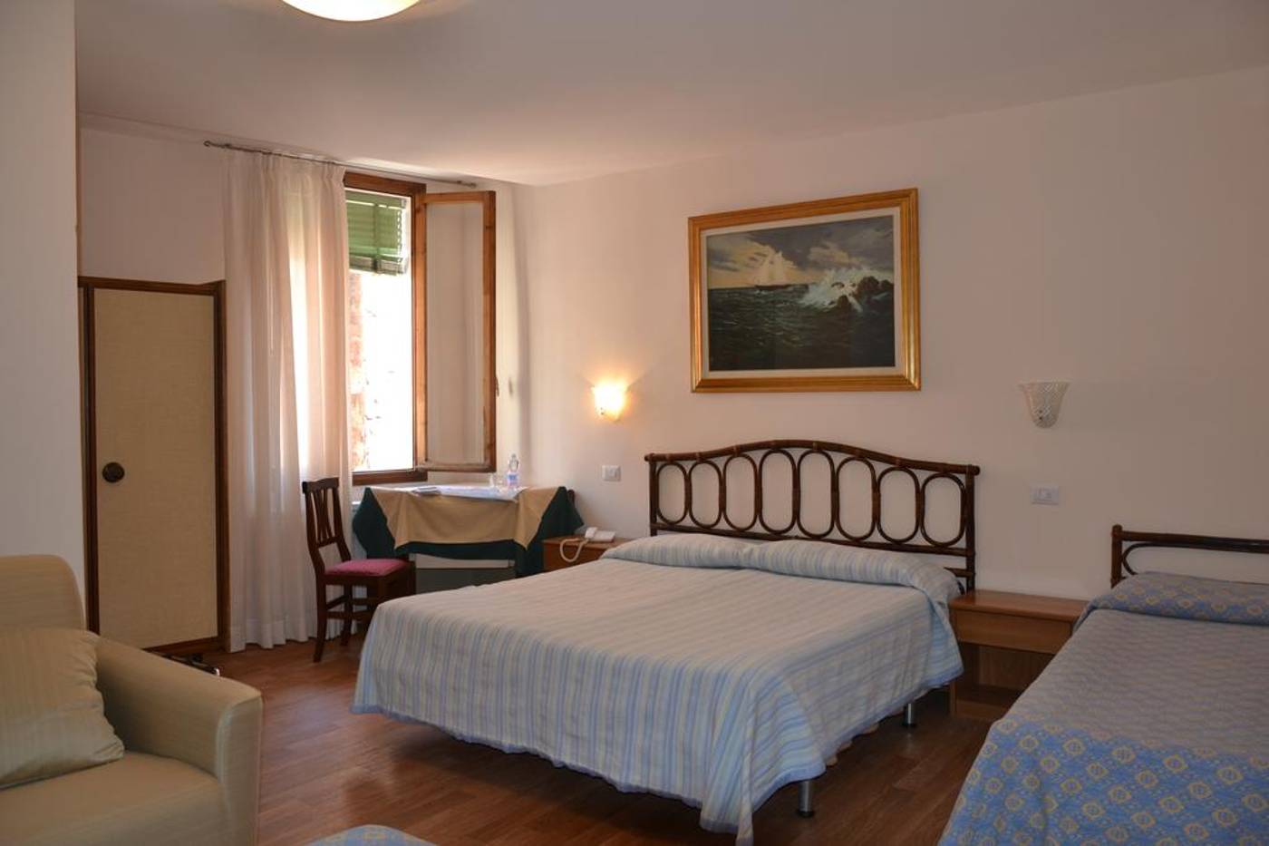 Hotel-Canada-Venezia-Room-9