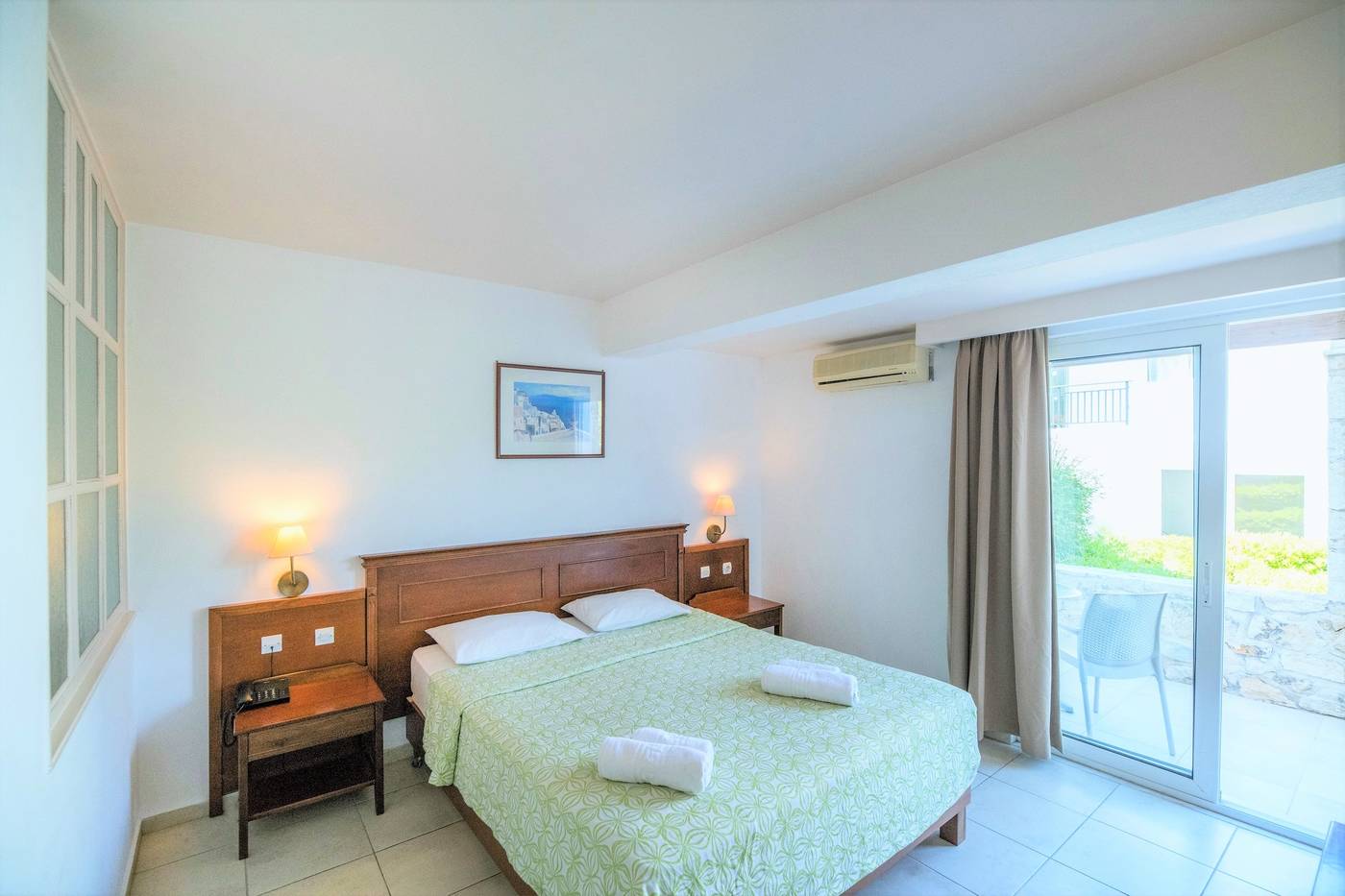 Hotel-Semiramis-Village-Room-33