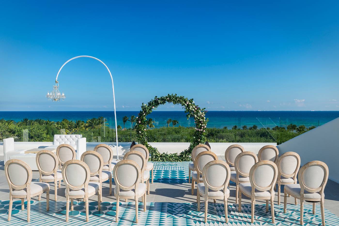 Ocean-Riviera-Paradise-El-Beso---Adults-Only-Terrace-88