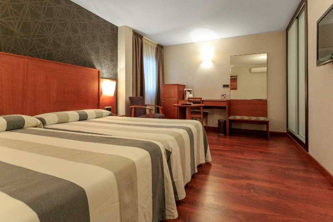 Nuevo-Torreluz-Room-11