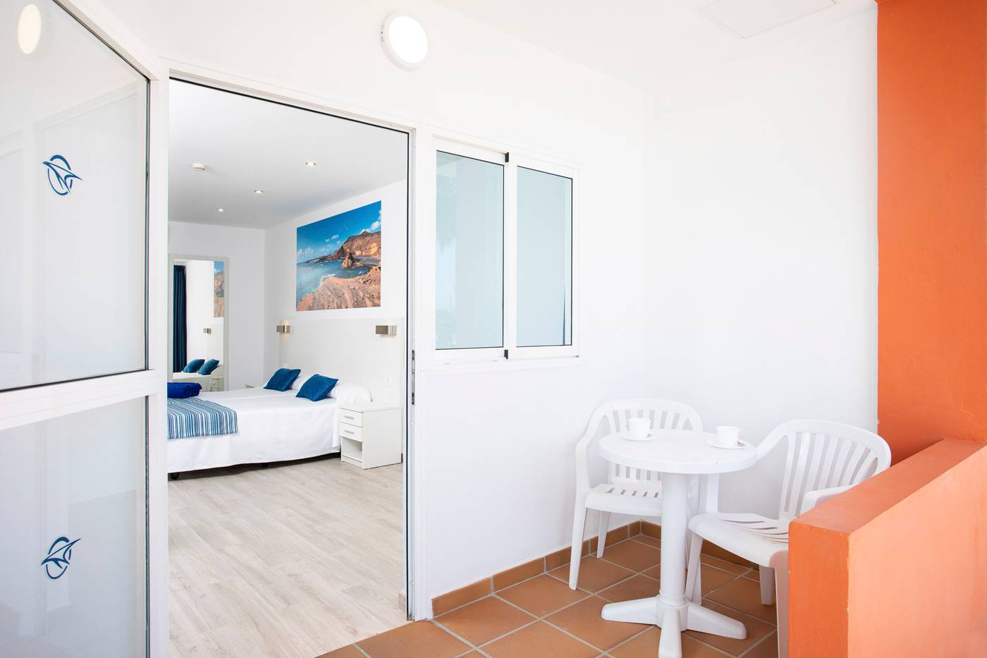 Globales-Costa-Tropical-Room-16