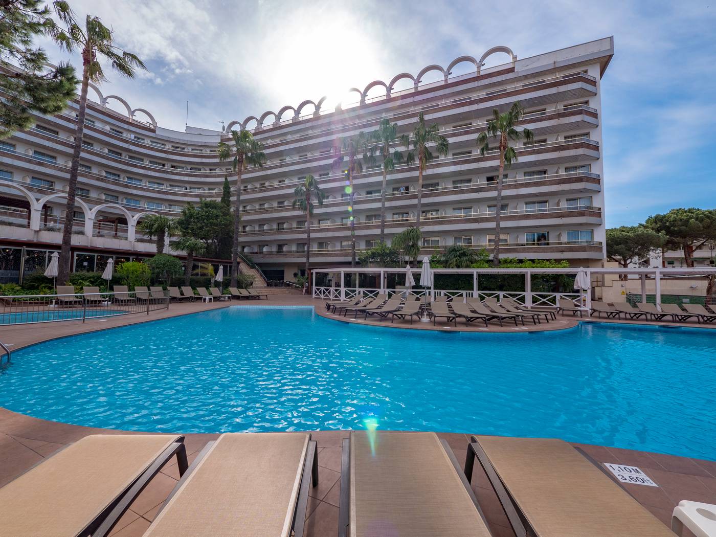 Golden-Port-Salou-and-Spa-Pool-8