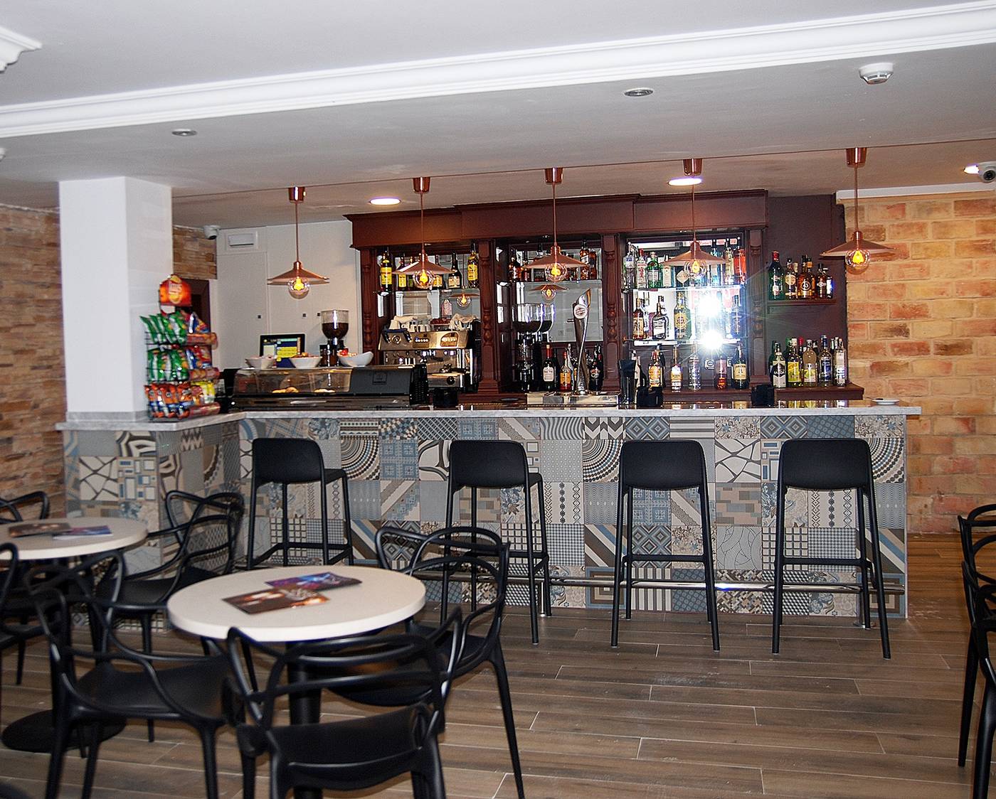 Queens-Hotel---Adult-Only-Bar-13