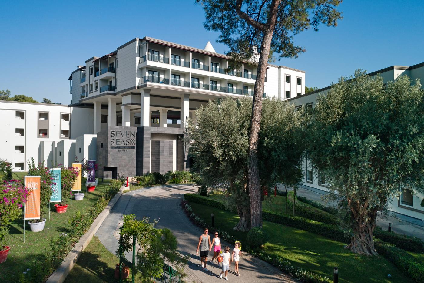 Seven-Seas-Hotel-Life-General-view-4