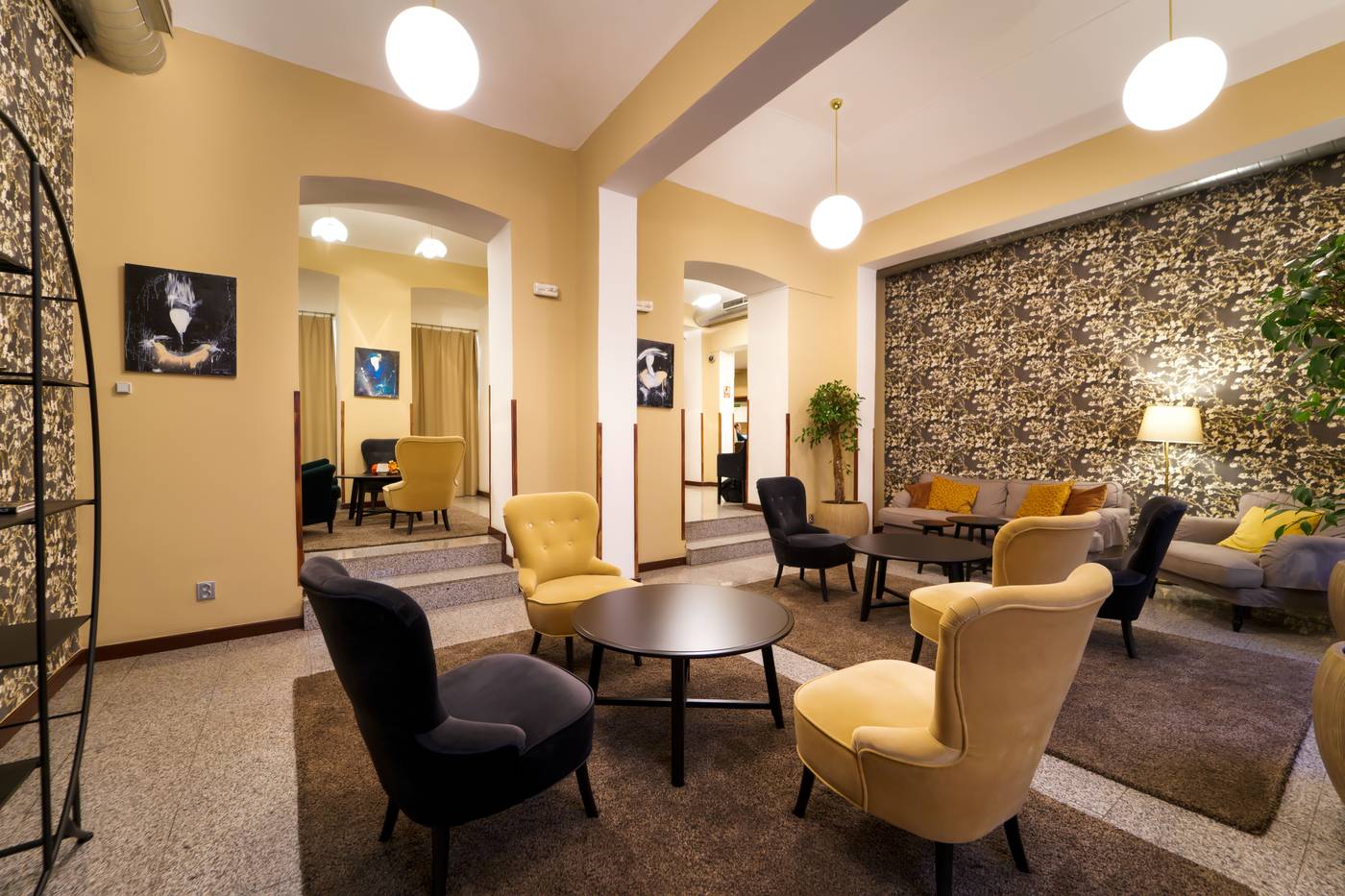 EA-Hotel-Victoria-Lobby-3