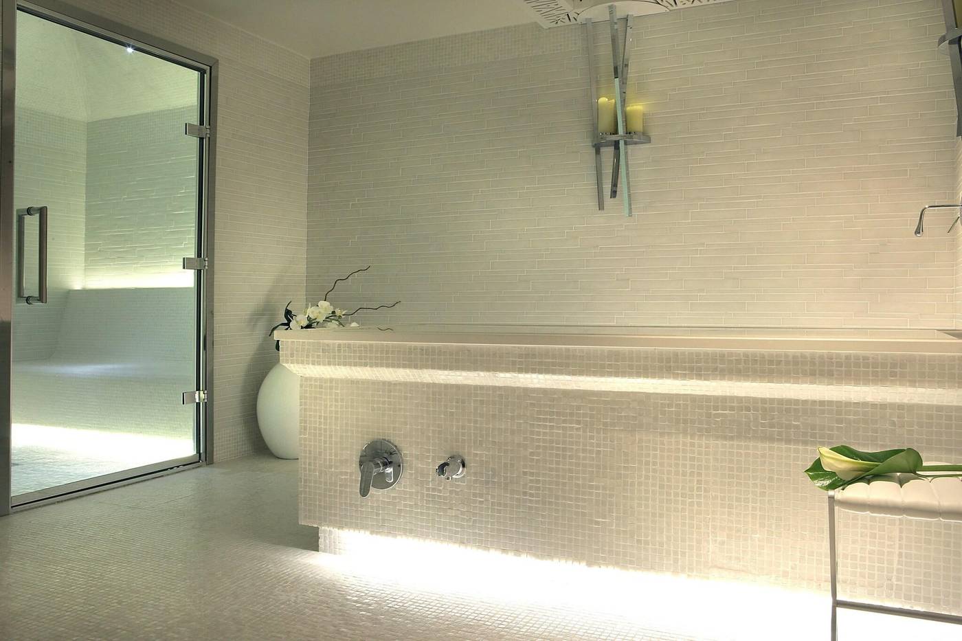 Five-Seas-Hotel-Sports-and-Entertainment-46