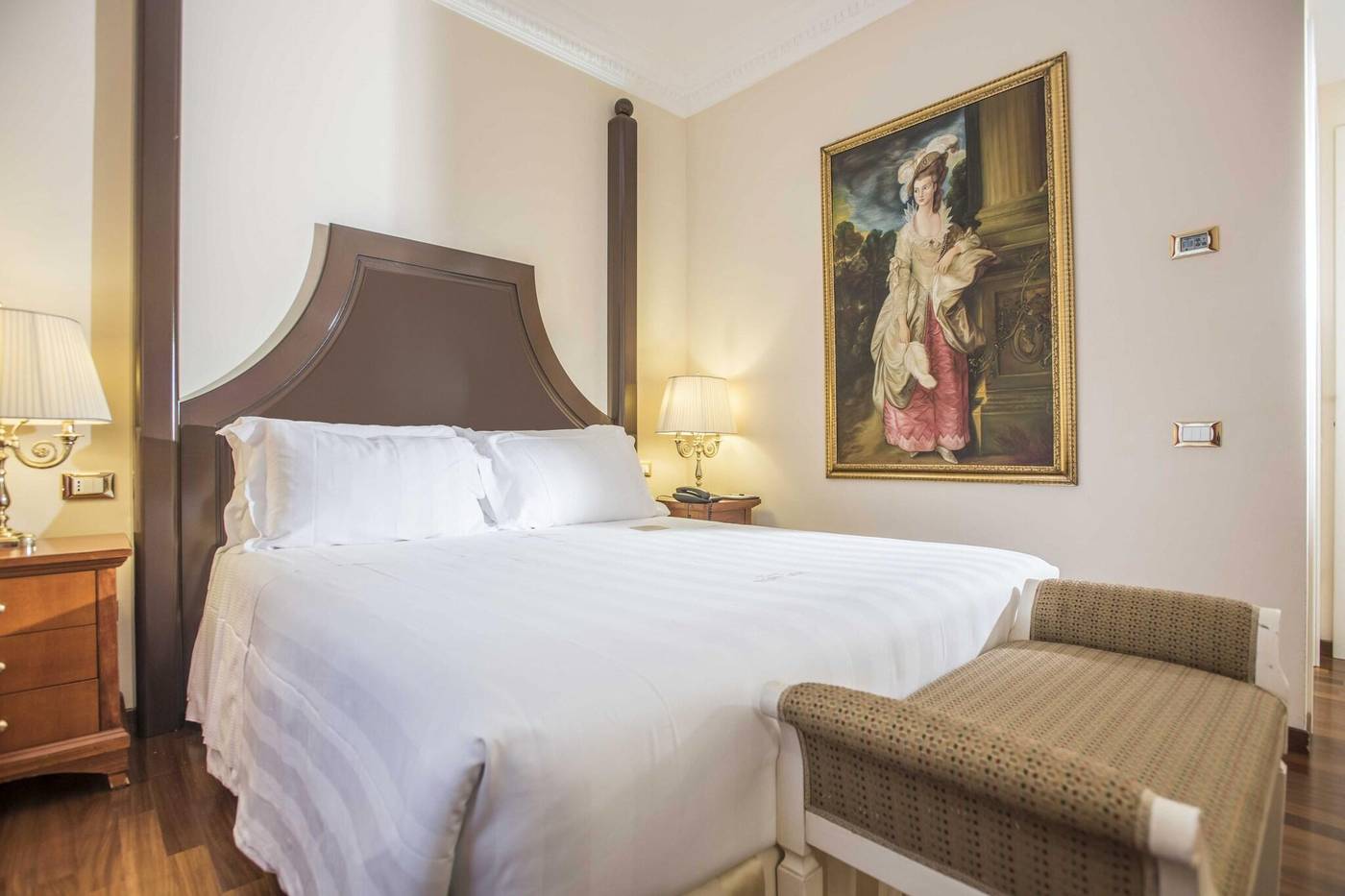 Golden-Tower-Hotel---Spa-Room-26