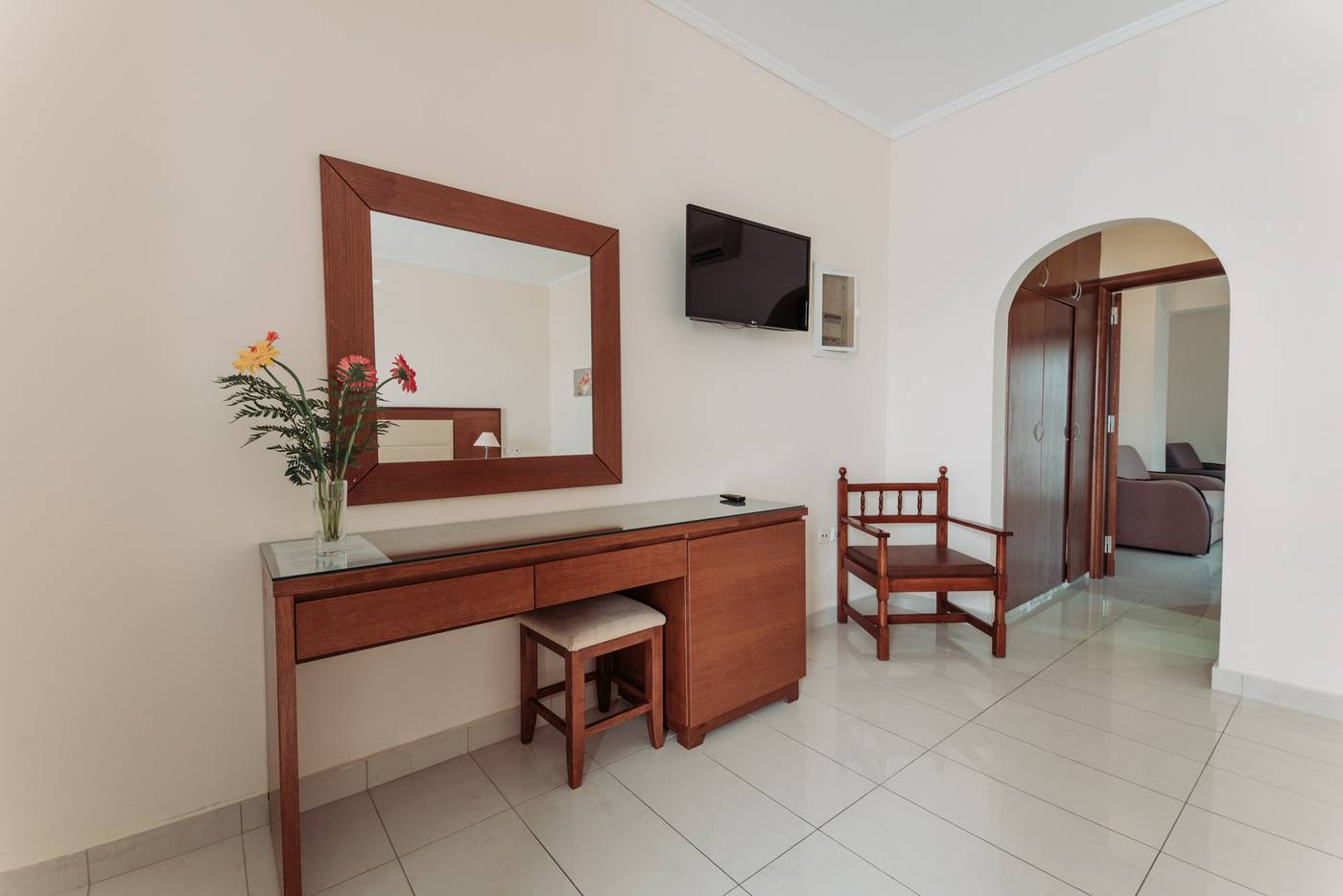 Paleos-apartments-Room-18