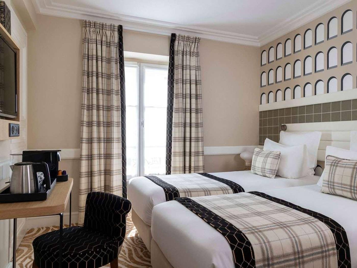 Hotel-Sleeping-Belle-Room-30