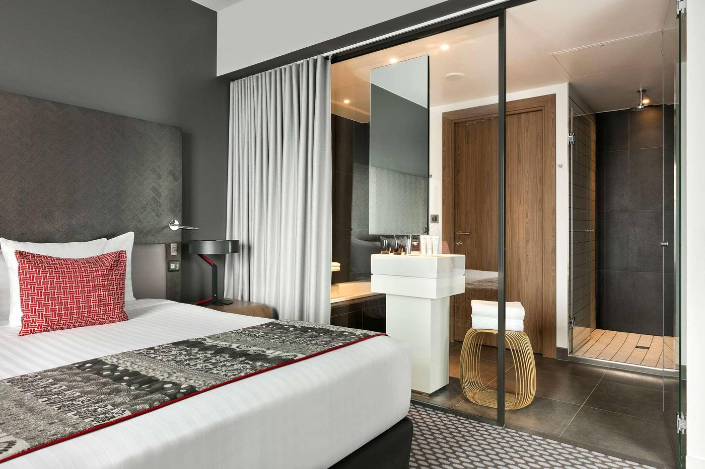 Melia-Paris-La-Defense-Room-6
