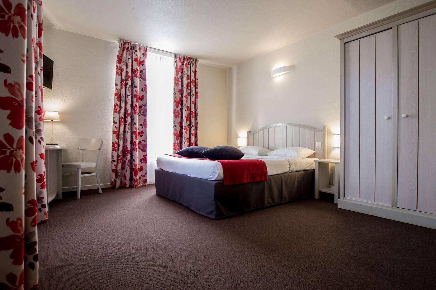 Campanile-Val-de-France-Ex-Kyriad-Disneyland-Room-24