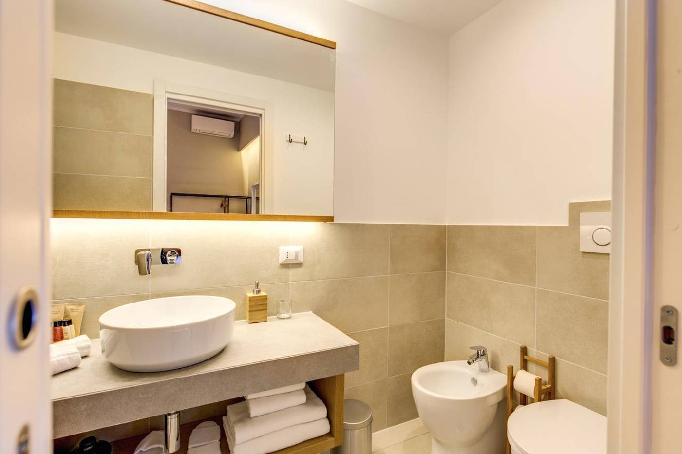 The-Spanish-Suite-Campo-De--Fiori-Room-17