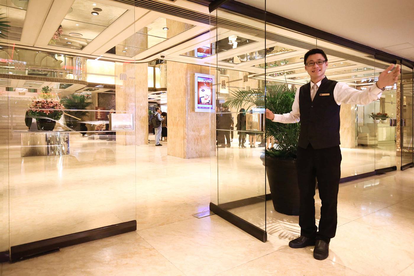 Regal-Kowloon-Lobby-13