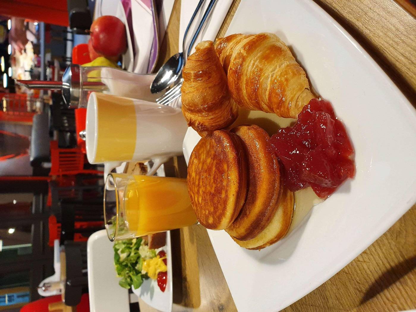 Ibis-Warszawa-Centrum-Restaurant-83