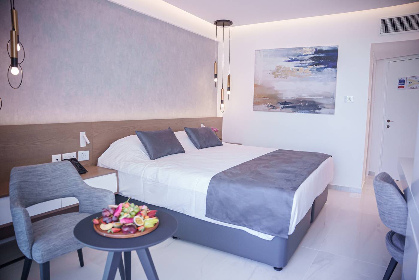 Pavlo-Napa-Hotel-Room-32