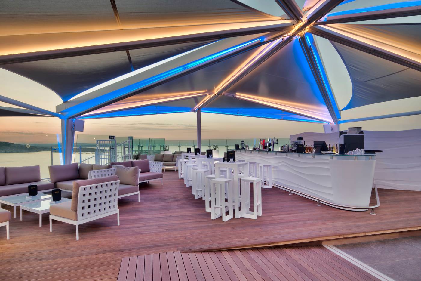 db-San-Antonio-Hotel---Spa-Bar-15