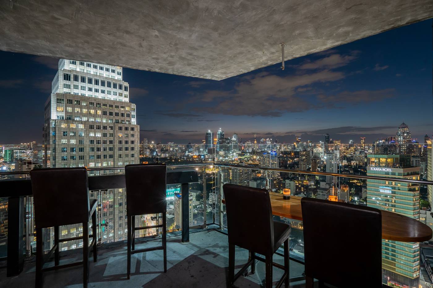 The-Continent-Hotel-Sukhumvit---Asok-BTS-Bangkok-Terrace-14