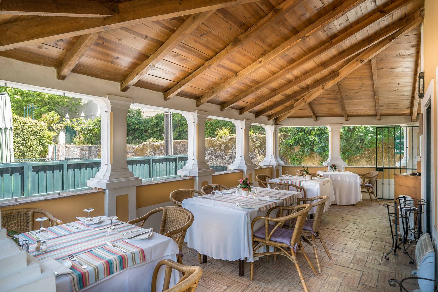 Lawrence-s-Hotel-Terrace-31