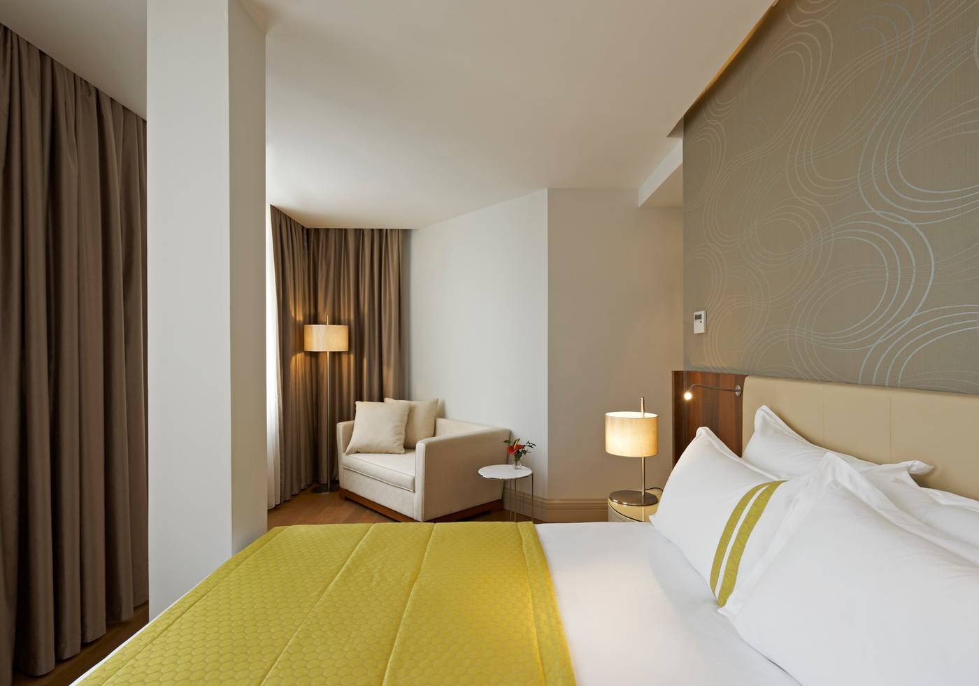 Four-Points-Express-by-Sheraton-Istanbul-Taksim-General-view-7