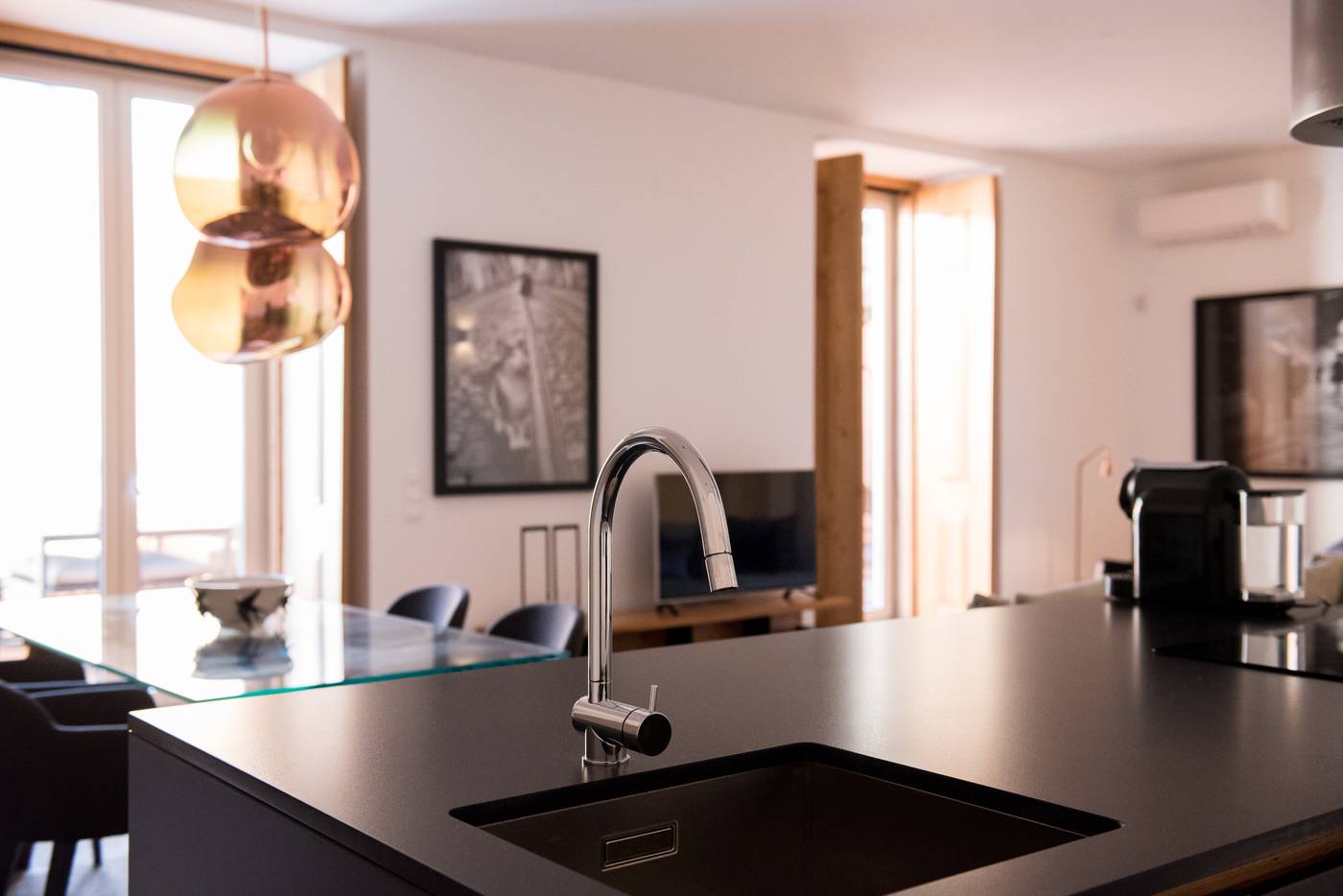 Flora-Chiado-Apartments-Room-16