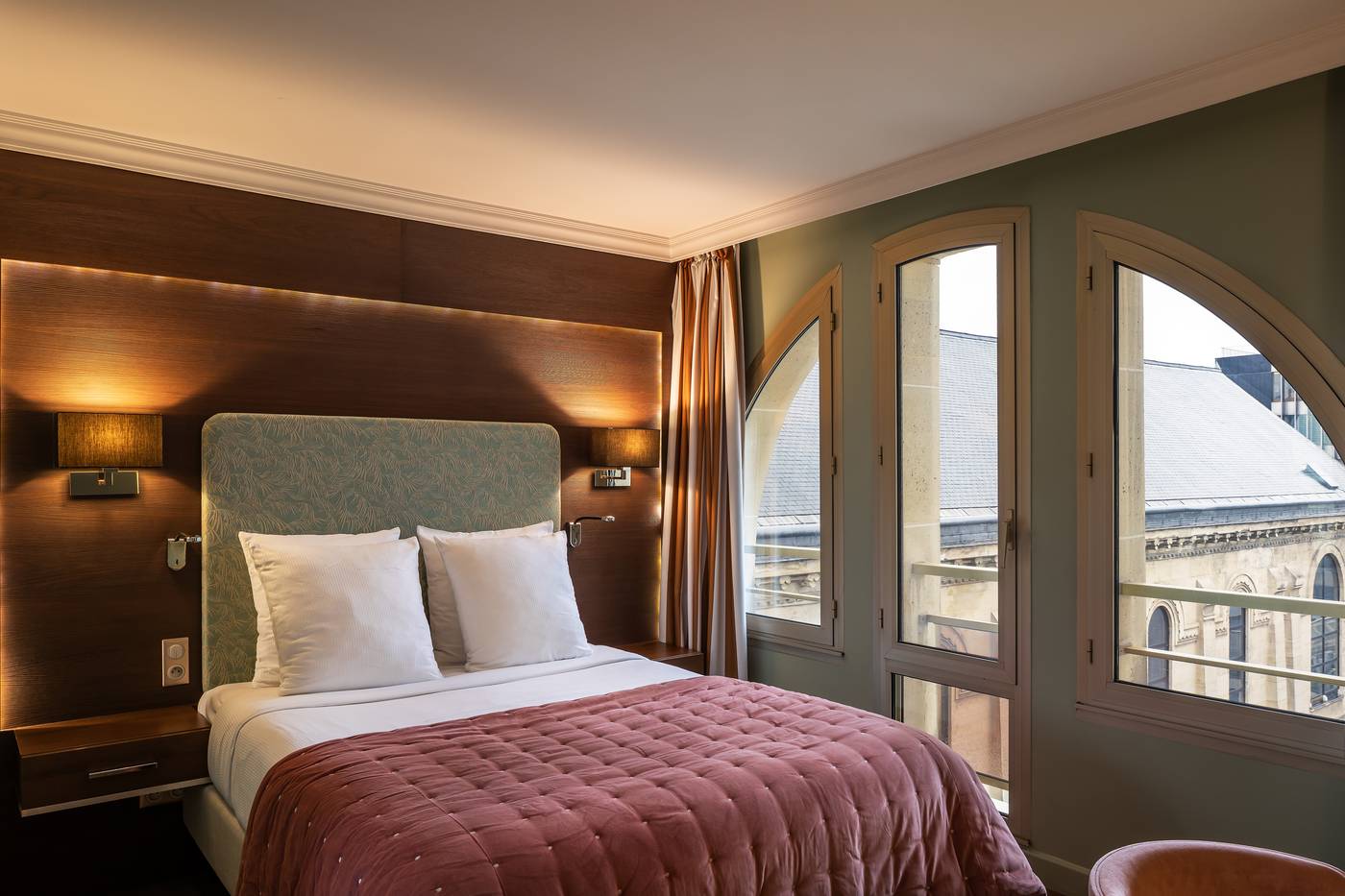 Royal-Garden-Champs-Elysees-Room-17