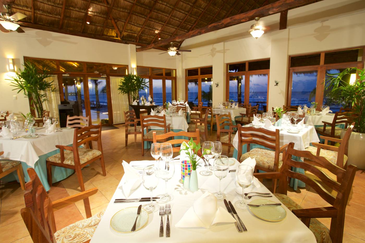 Akumal-Bay-Beach---Wellness-Resort-Restaurant-23