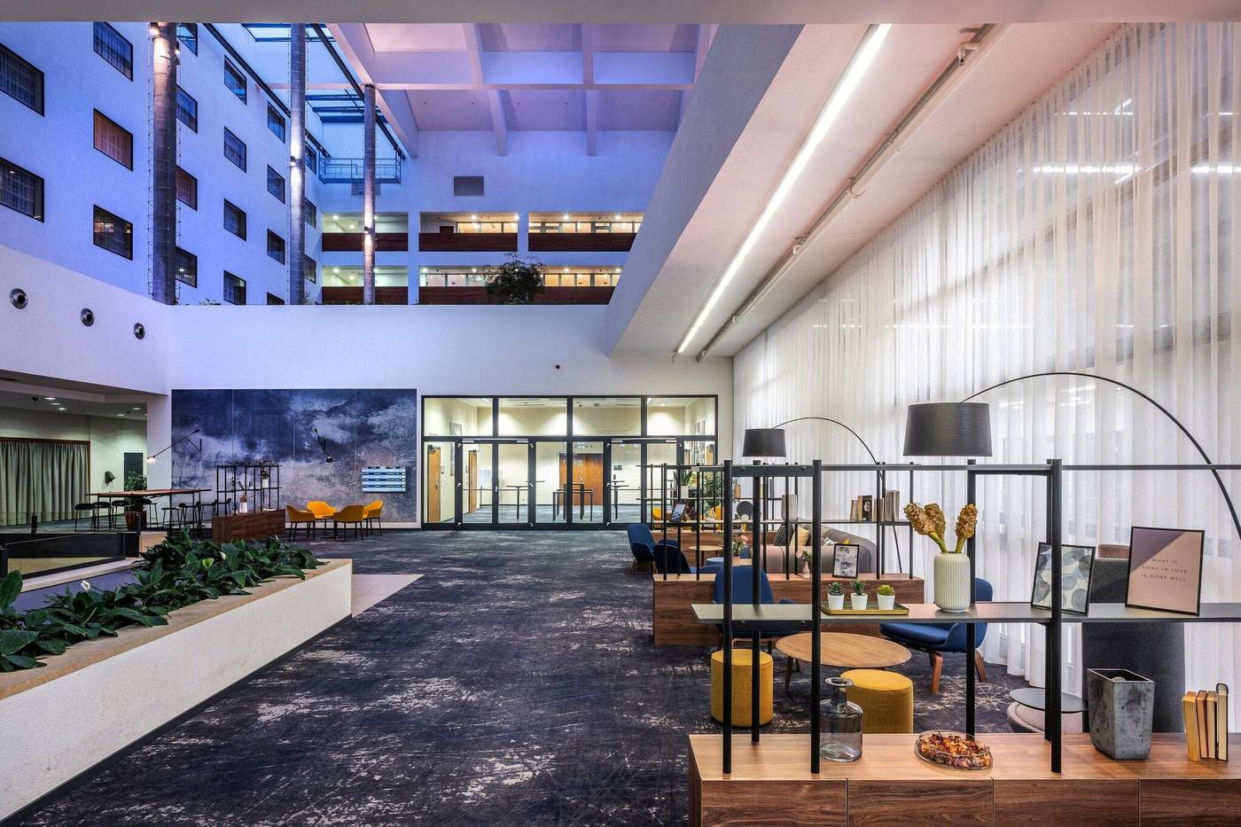 Courtyard-Prague-Airport-General-view-16