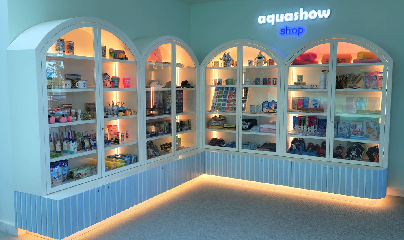 Aquashow-Park-Hotel-Lobby-67