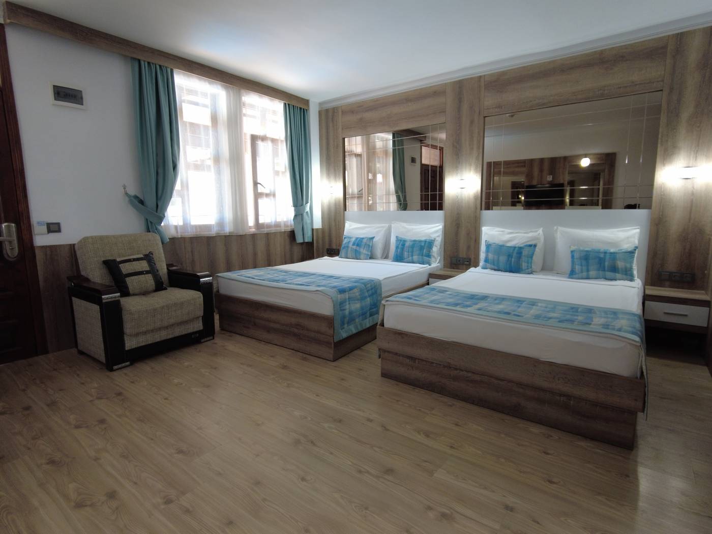 Oscar-Boutique-Hotel-Room-31