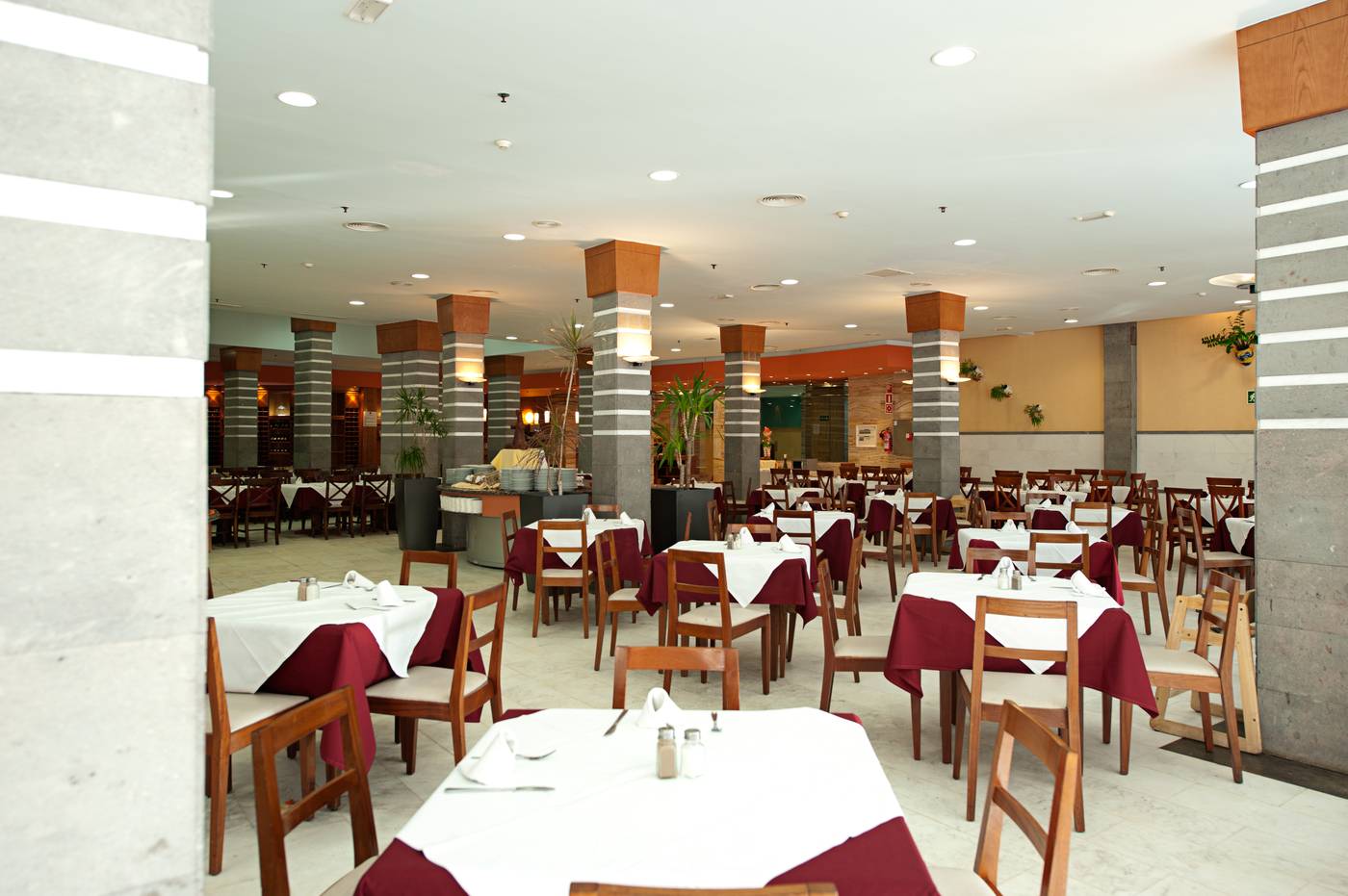 LIVVO-Lago-Taurito---Waterpark-Restaurant-59