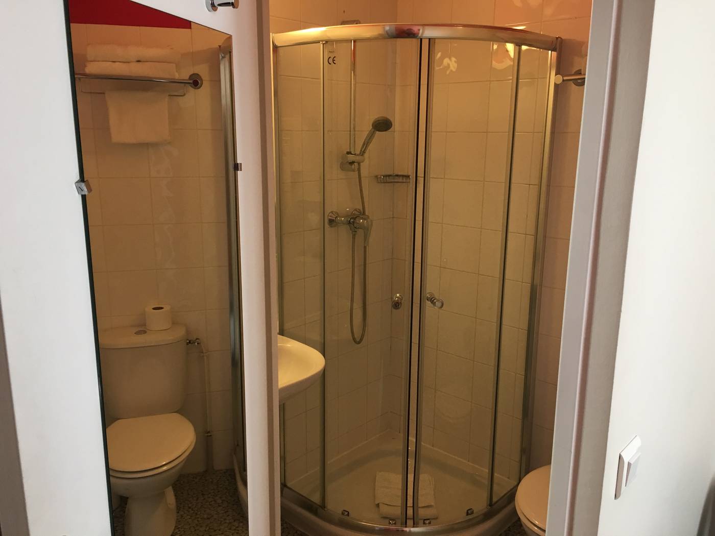 Comfort-Hotel-Paris-La-Fayette-Room-21