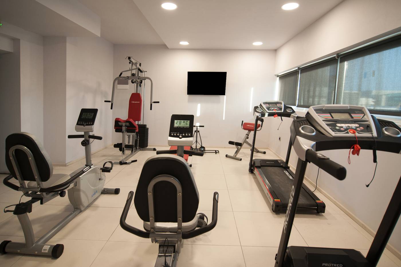 Athenaeum-Grand-Hotel-Sports-and-Entertainment-44