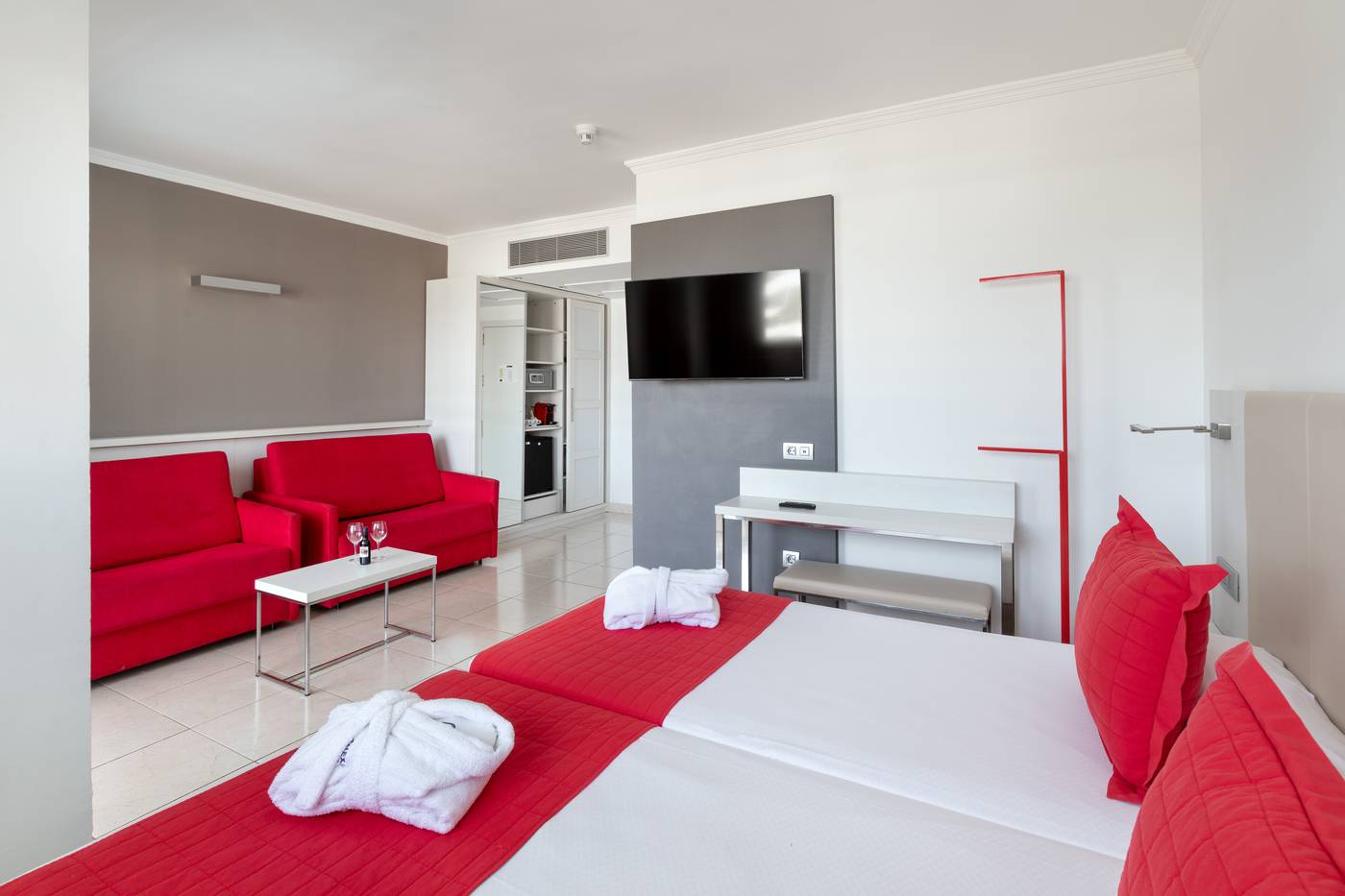 Alexandre-Hotel-La-Siesta-Room-24