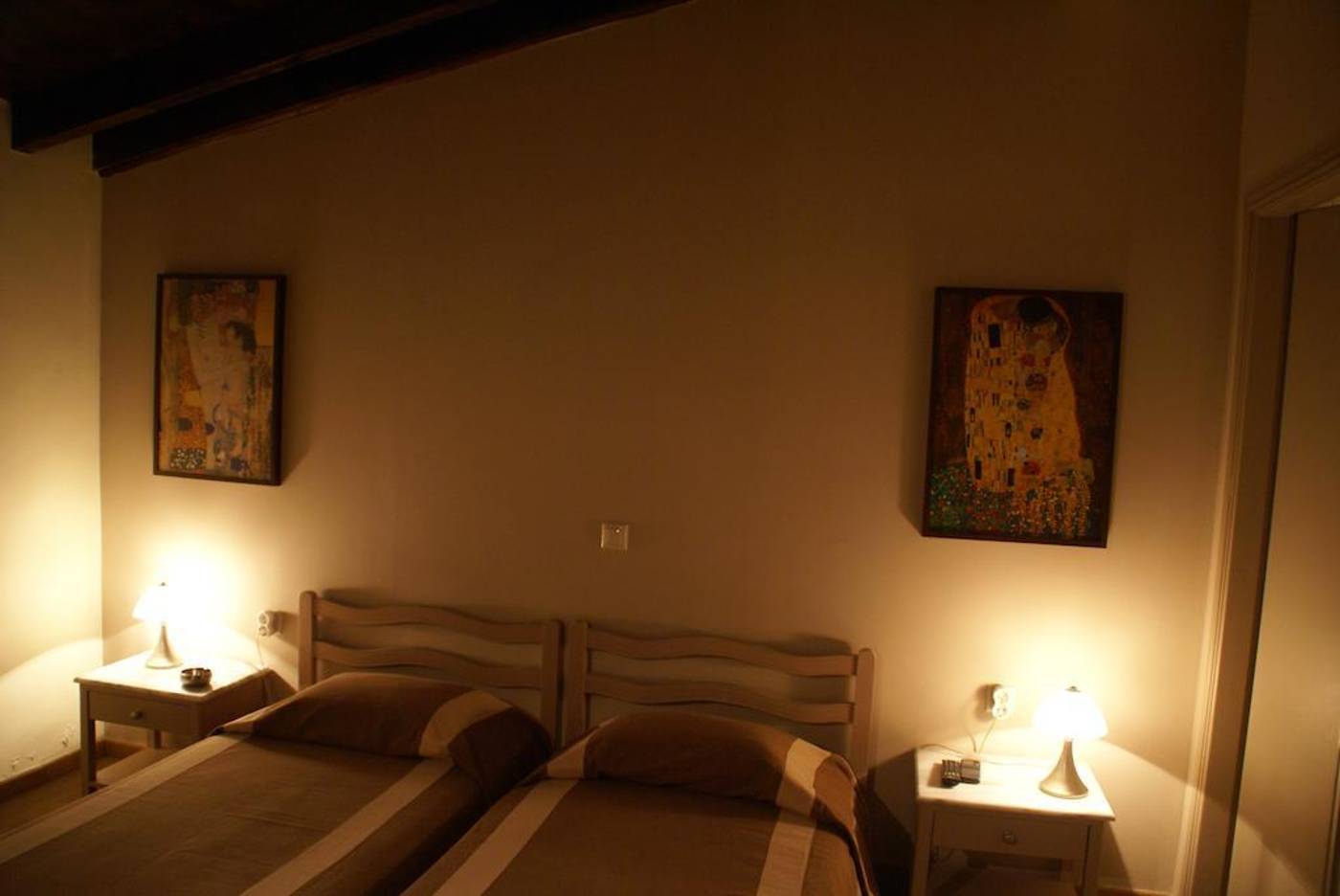 Yria-Room-9
