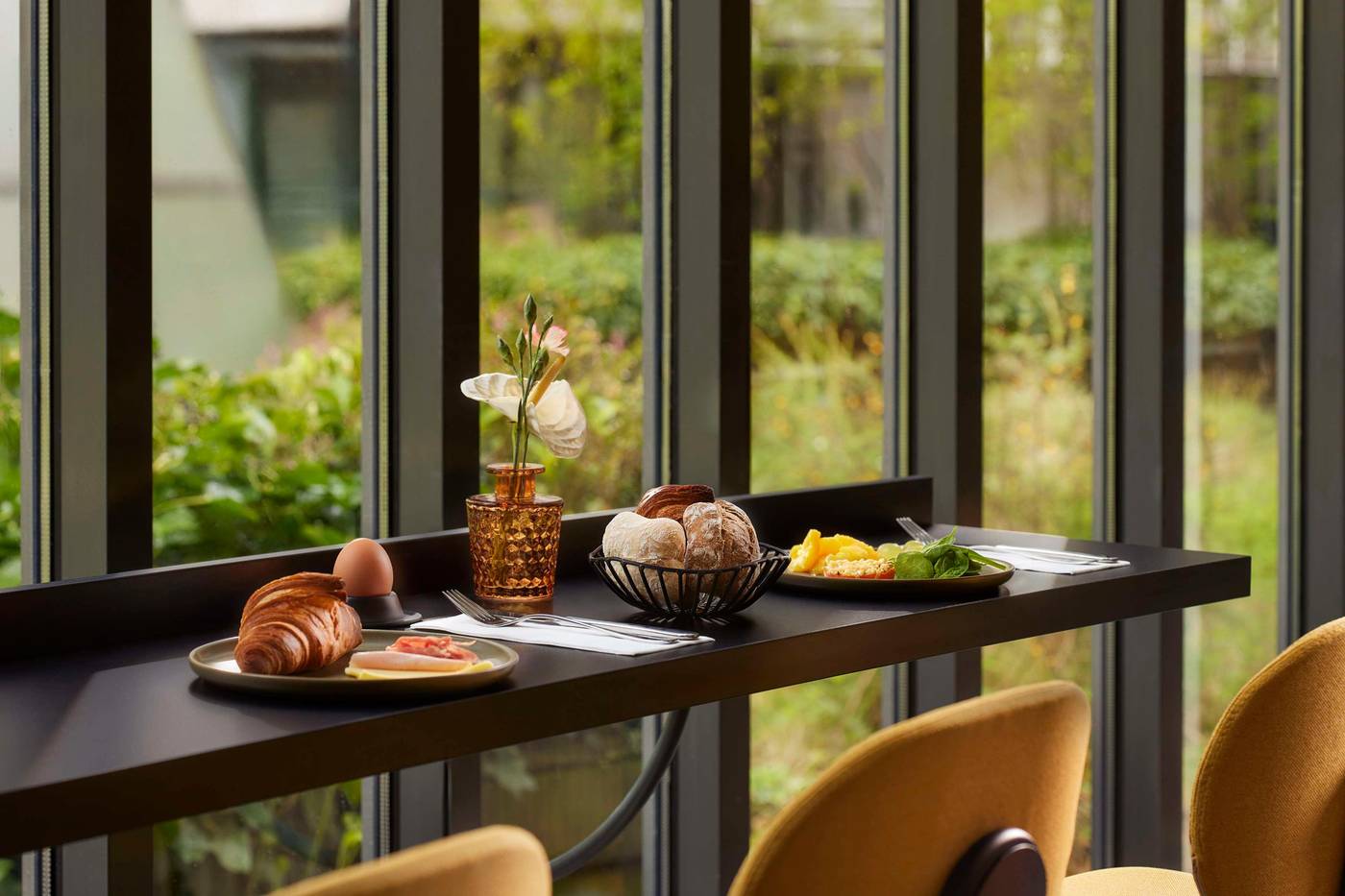 NH-Amsterdam-Museum-Quarter-Restaurant-22