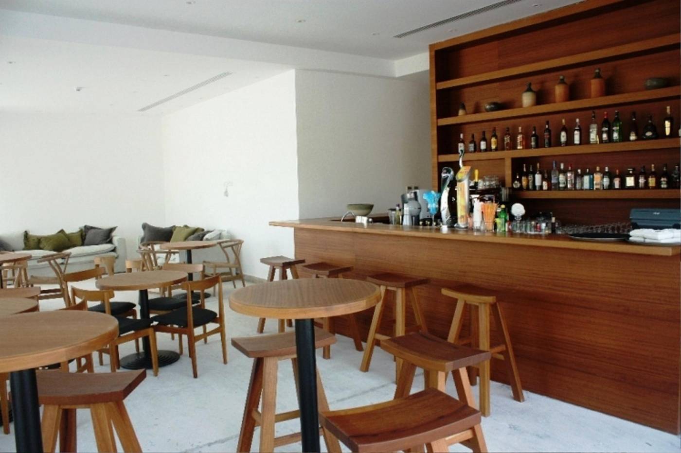 Amphora-Hotel---Suites-Bar-30