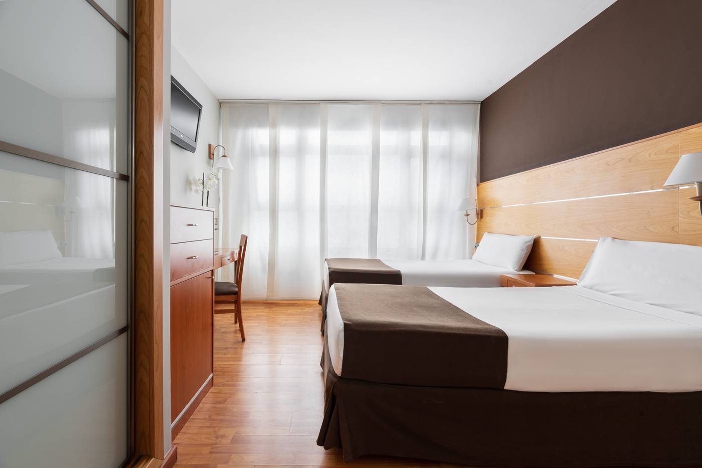 EXE-Las-Palmas-Room-17